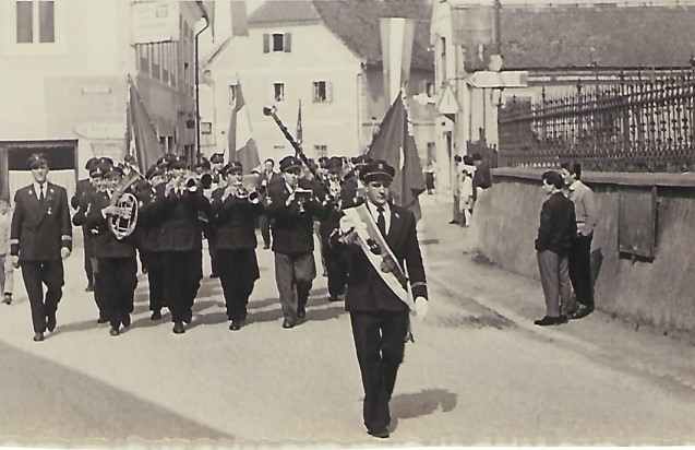 Maiaufmarsch in Haag, 1958