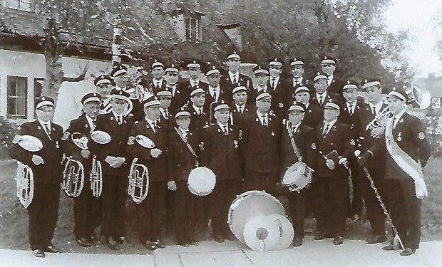 Gruppenbild beim Gasthaus Graf, 1964